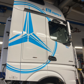 KTM Shipping // Mercedes Actros